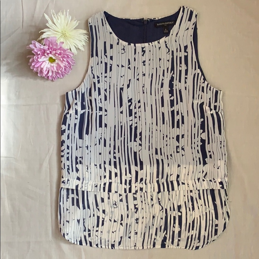 Banana Republic Navy Tiered Sleeveless Tank Blouse - Picture 2 of 6